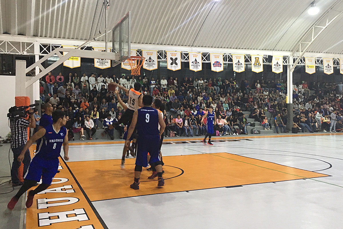 5 / 16 - Leones de Basquetbol arrasan de nuevo contra la UV