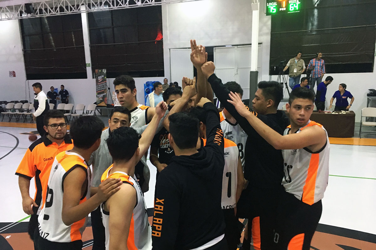 8 / 16 - Leones de Basquetbol arrasan de nuevo contra la UV