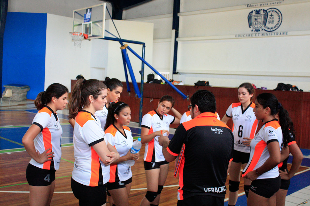 3 / 12 - Actividad deportiva de Voleibol en CONDDE