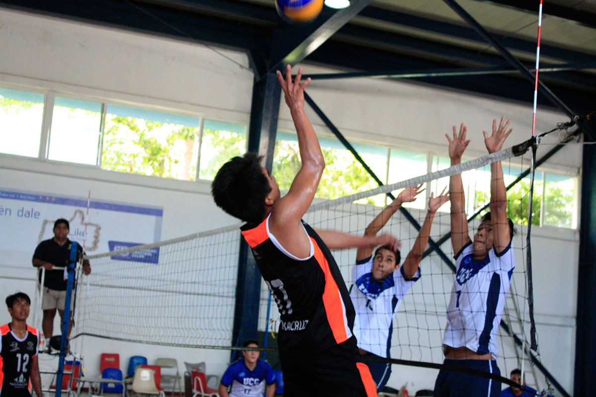 10 / 12 - Actividad deportiva de Voleibol en CONDDE