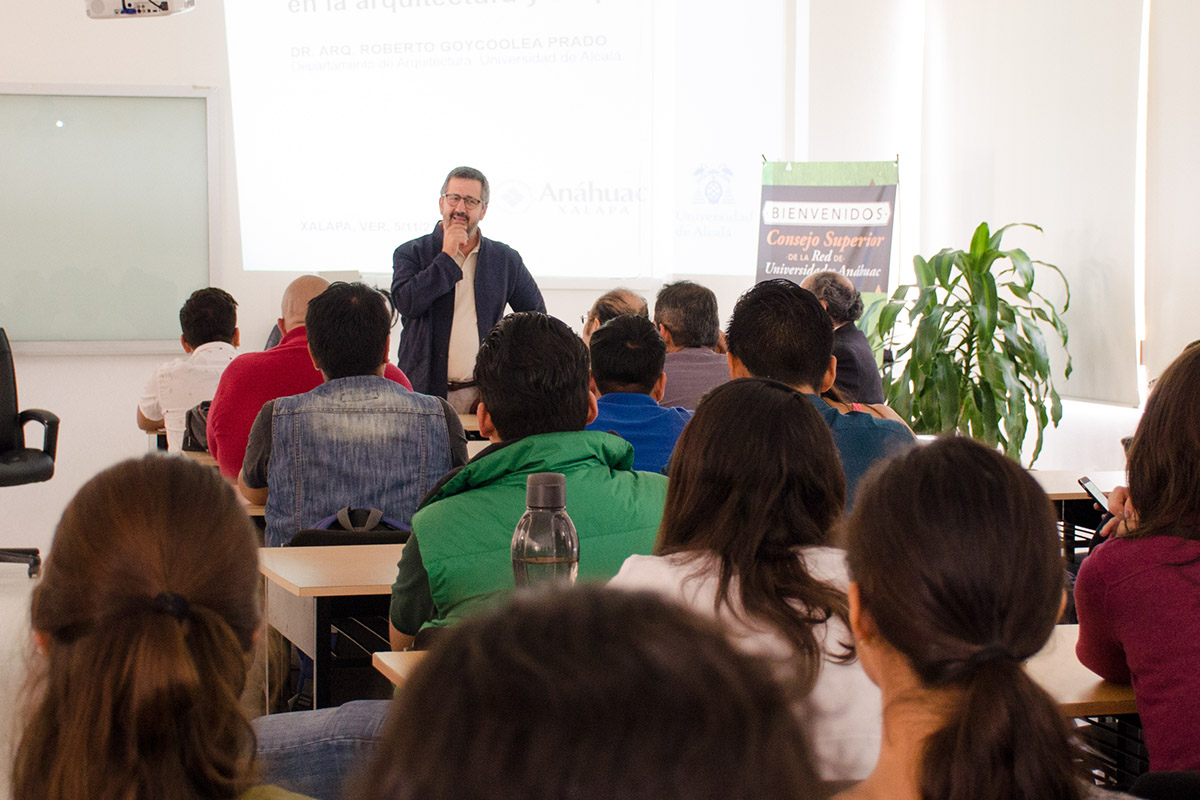 4 / 4 - Visita del Arq. Roberto Goycoolea de la Universidad de Alcalá de Henares