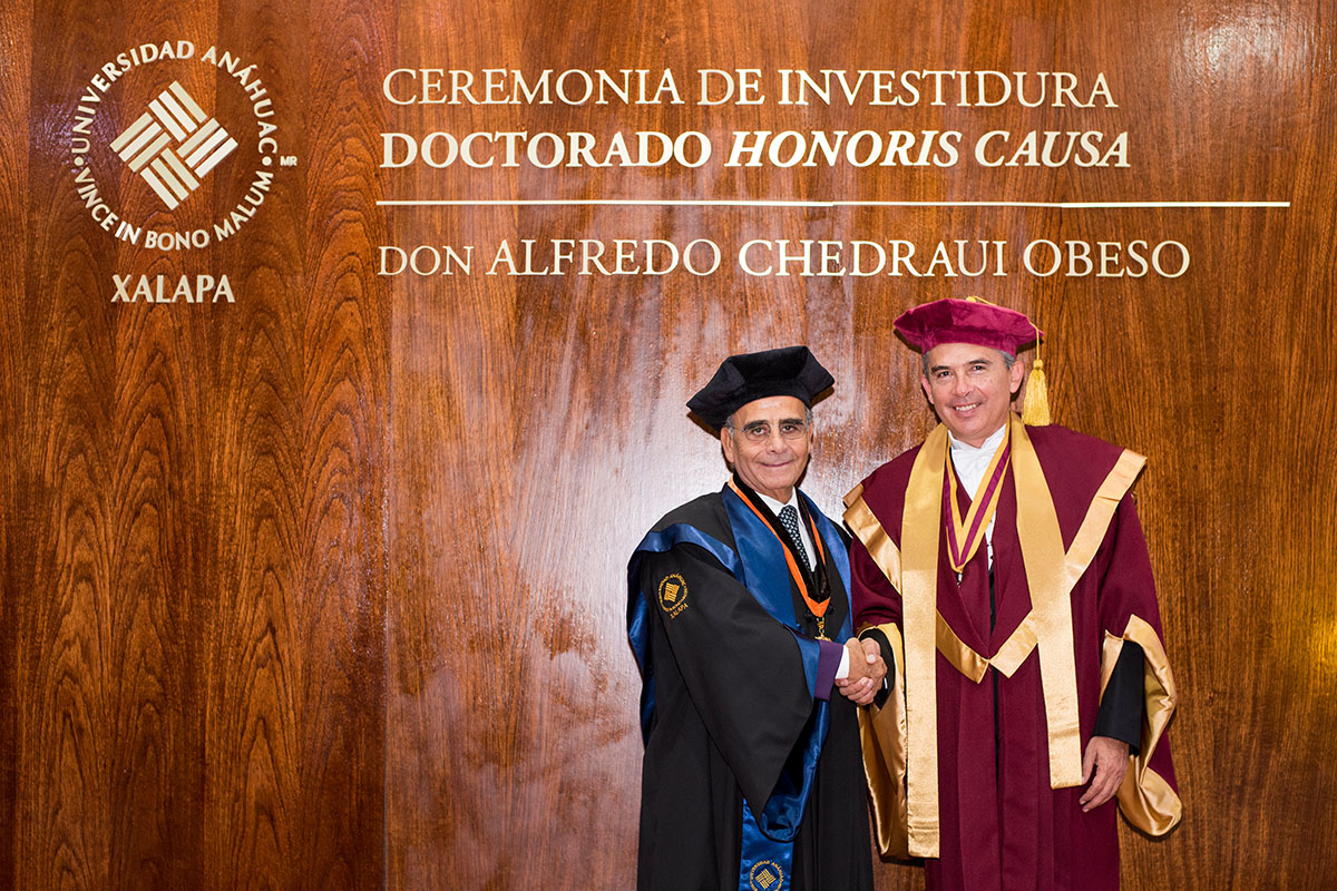 10 / 11 - La UAX otorga el primer Doctorado Honoris Causa al Excmo. Sr. Alfredo Chedraui Obeso