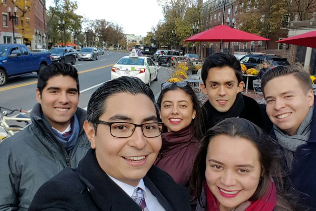 6 / 9 - Alumnos de Derecho visitan la Universidad de Harvard y el MIT