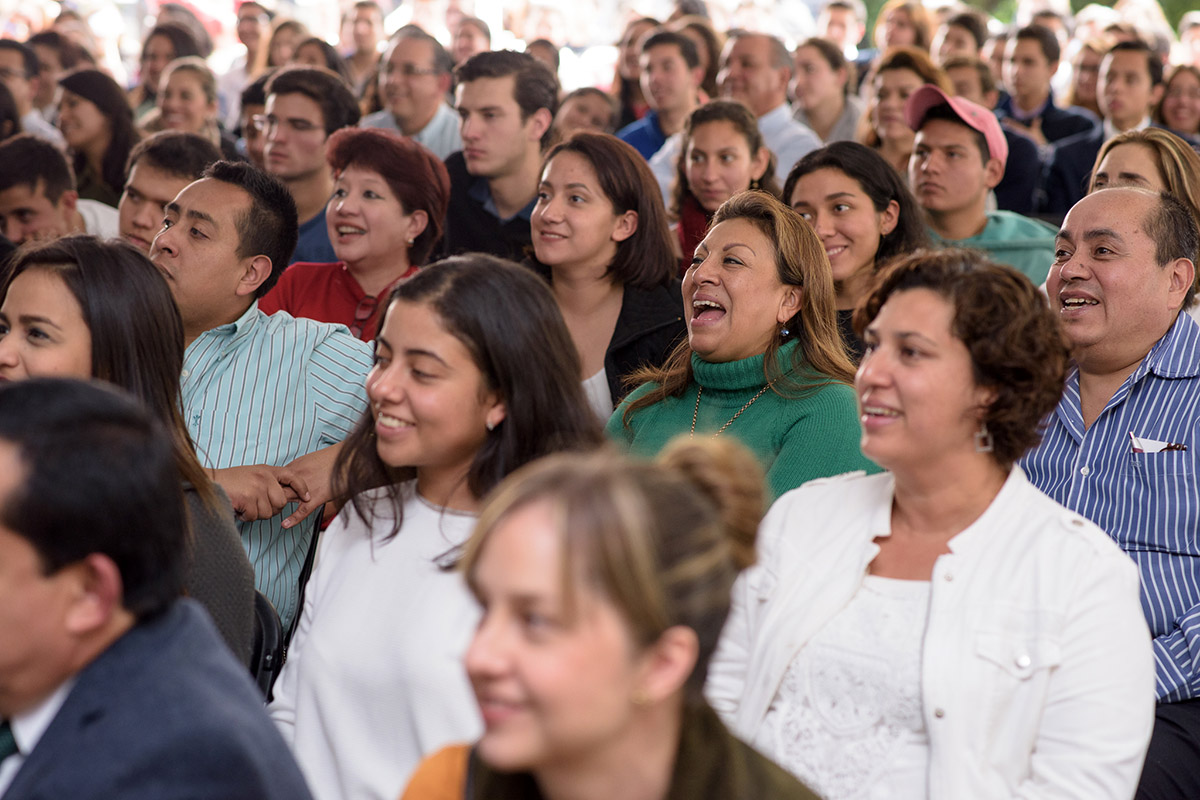 11 / 16 - Pedro Ferriz de Con imparte conferencia en la Anáhuac Xalapa