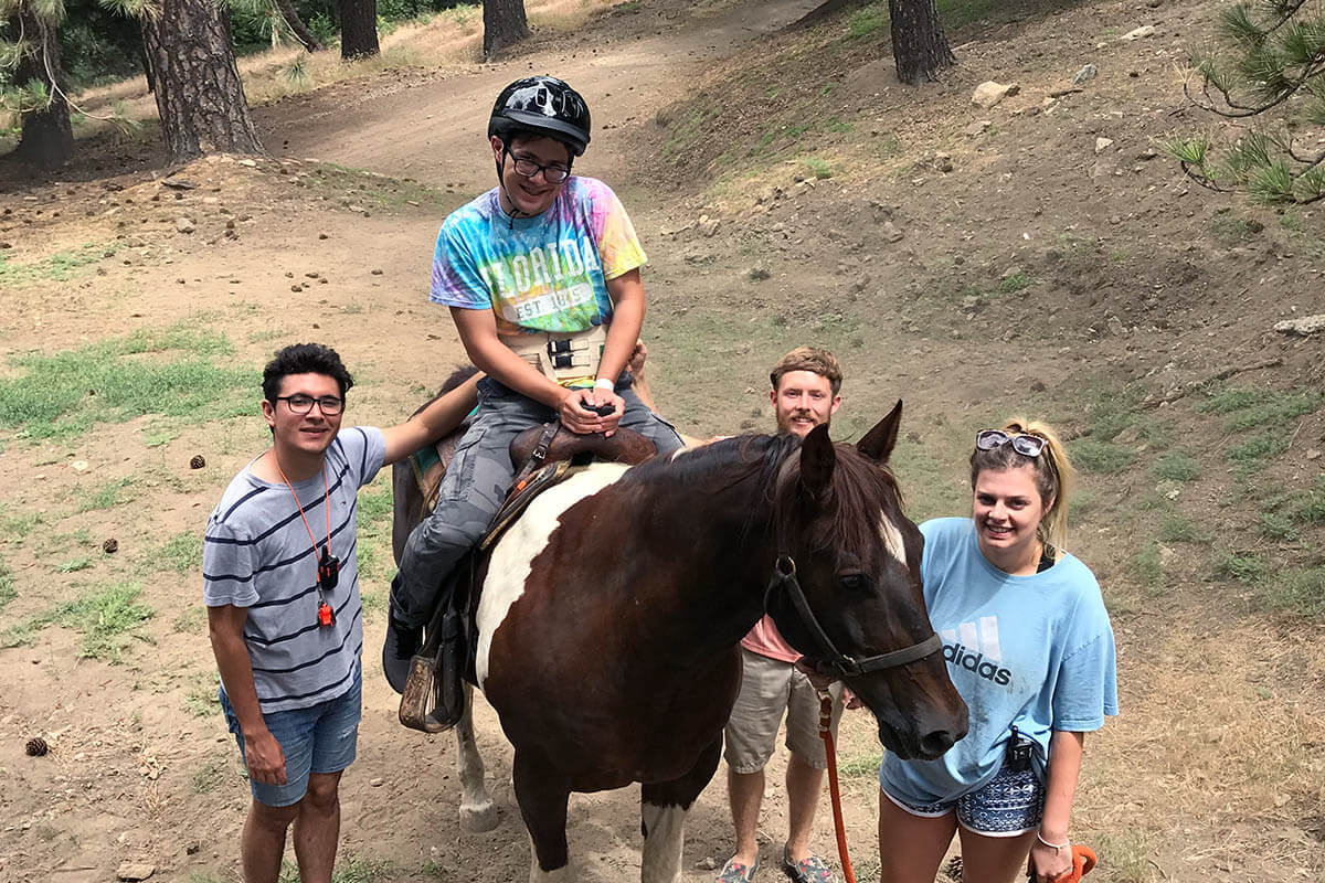 1 / 4 - Paseo a caballo en estancia internacional Campamento Paivika, Universidad Anáhuac Xalapa