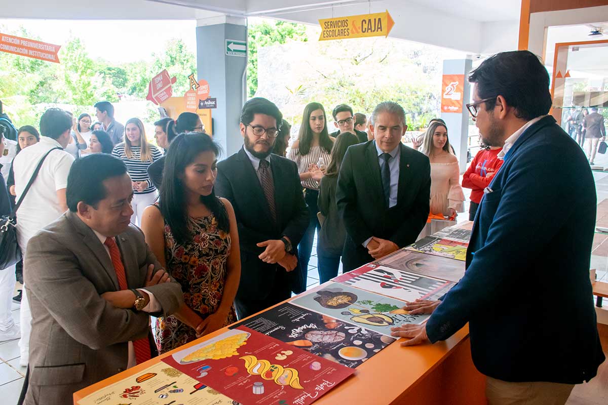 8 / 15 - Presentación de trabajos de la Escuela de Diseño.