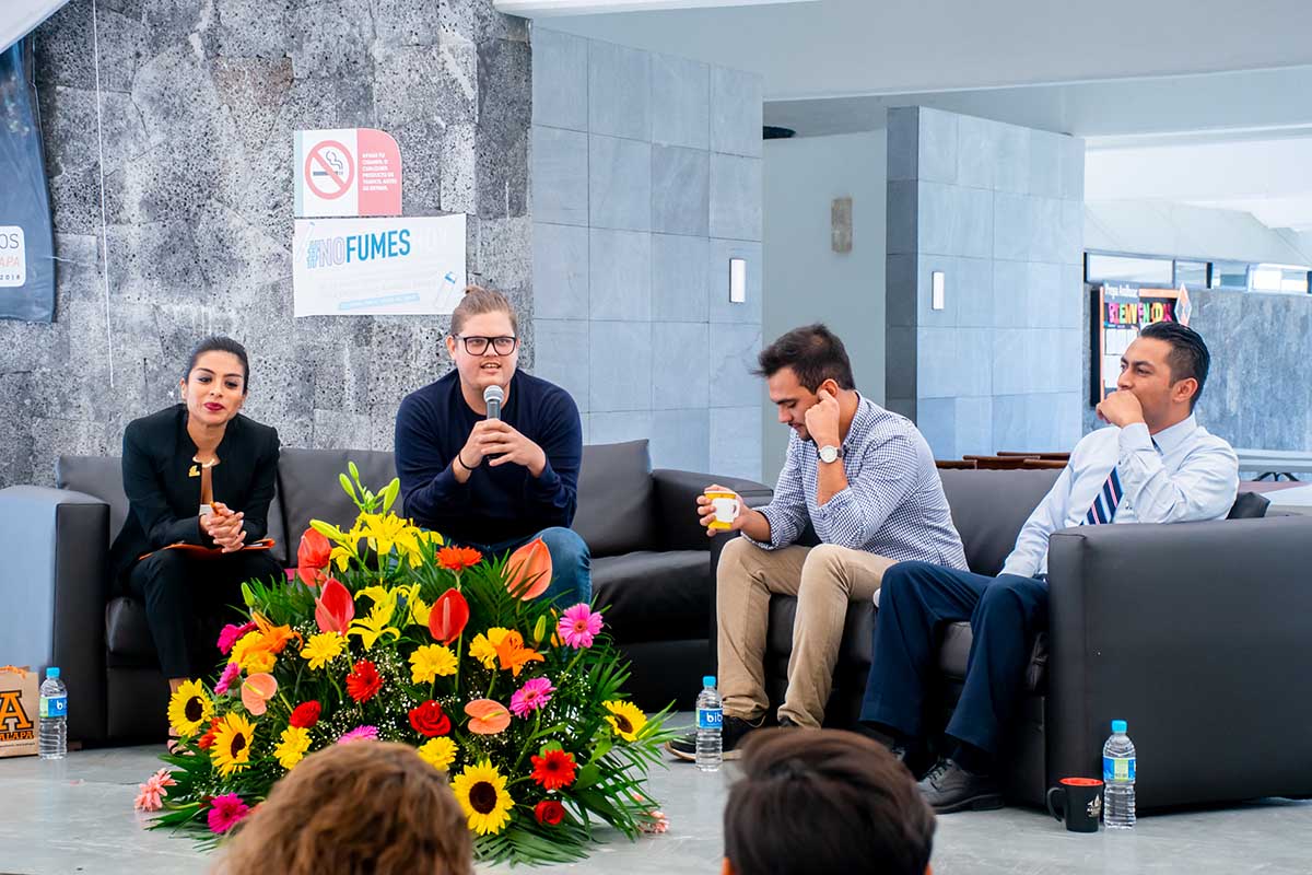 14 / 15 - Presentaciones de libros durante la Feria.