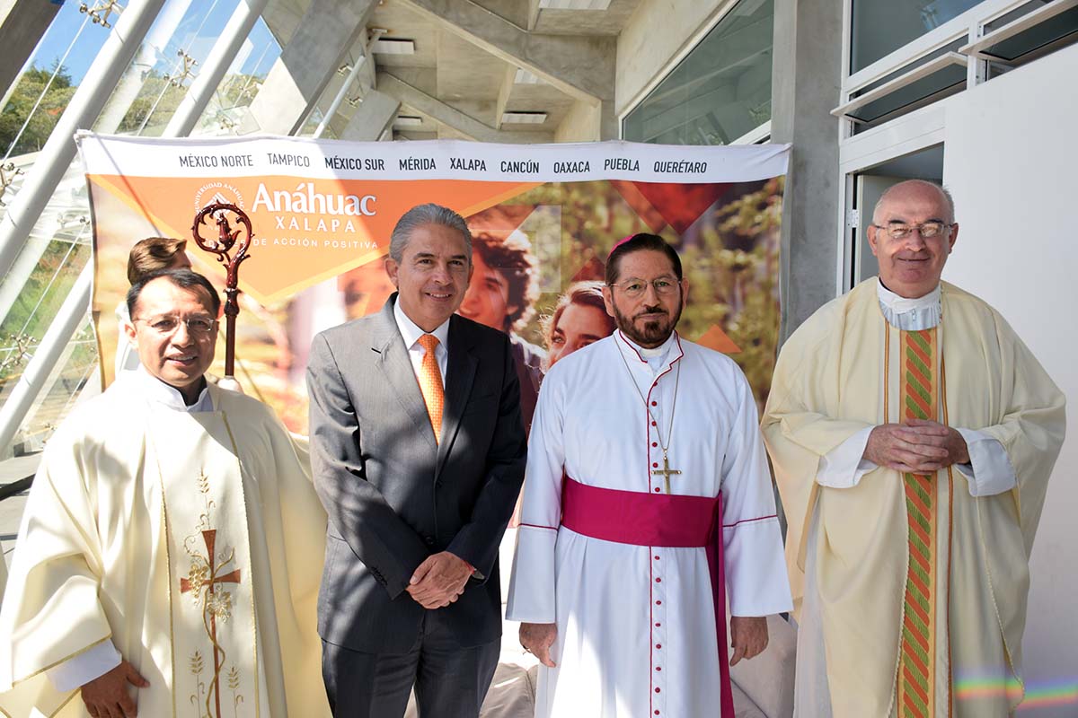 6 / 8 - P. Juan Beristaín, Dr. Luis Linares, Monseñor Hipólito Reyes Larios y P. Javier Molina L.C.