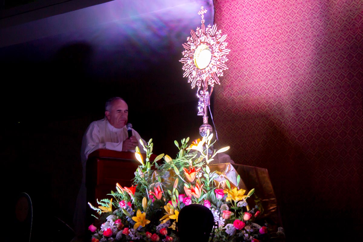 2 / 3 - P. Guillermo Romo L.C. Director de Pastoral Universitaria.