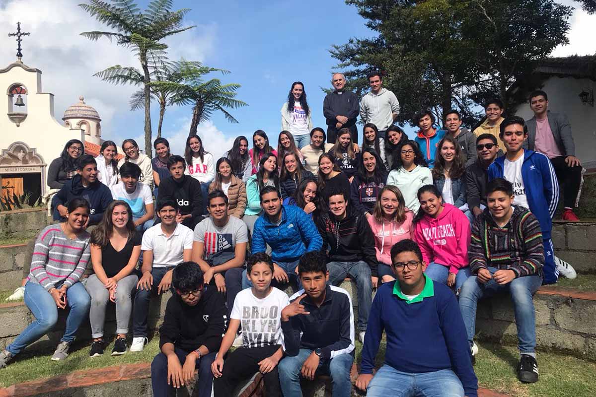 7 / 7 - Alumnos de la Prepa Anáhuac en el retiro.