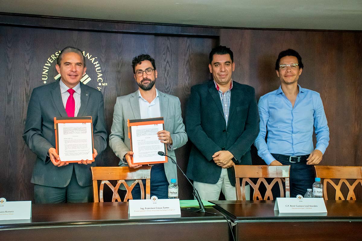 4 / 5 - Dr. Luis Linares, Ing. Francisco Cuyas Tarno, C.P. René Leal y Lic. Alí Martínez.