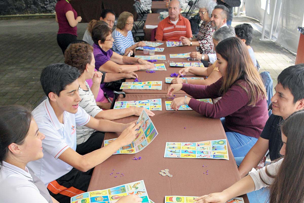 4 / 11 - Convivencia con juegos de mesa para adultos mayores.