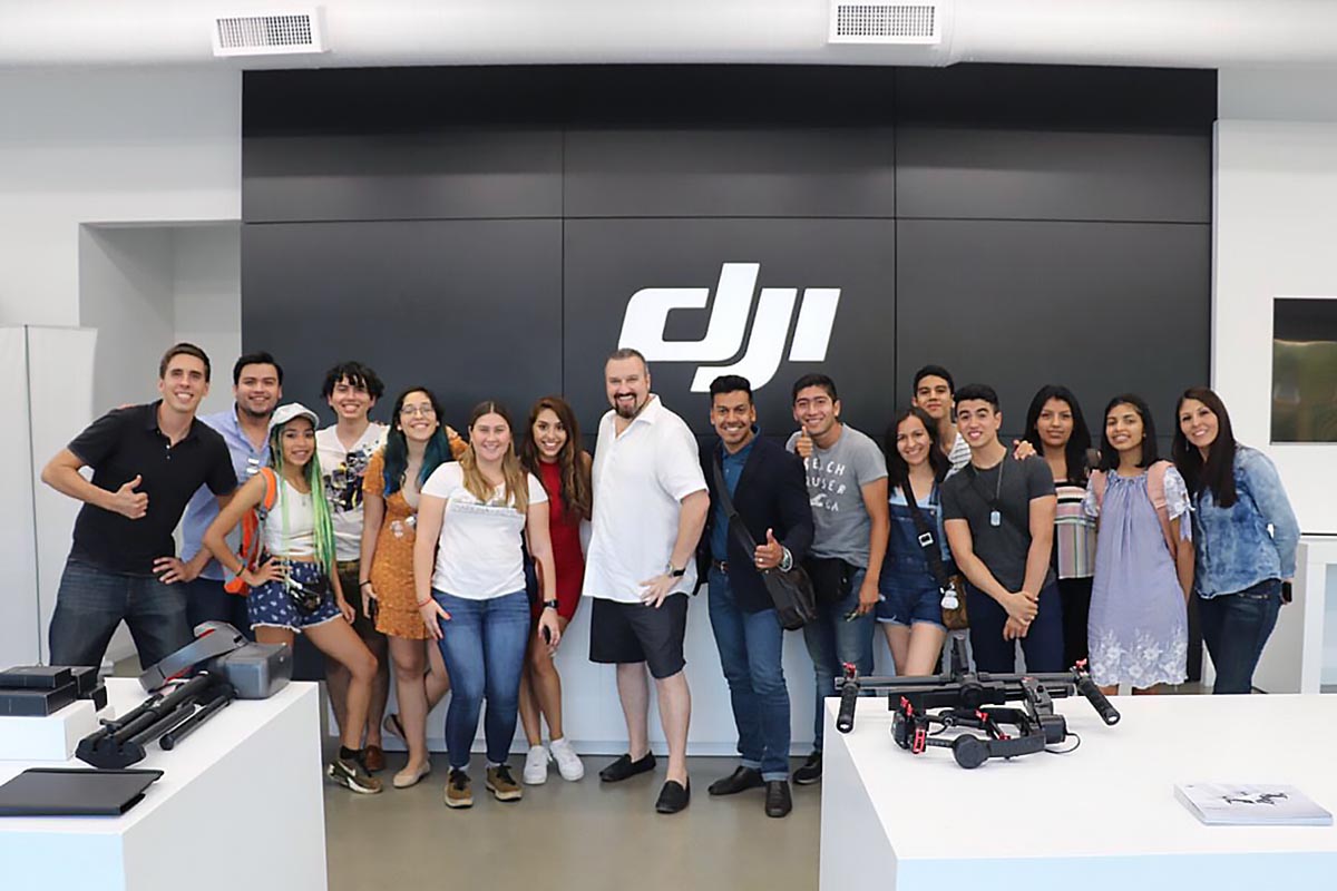 2 / 4 - DJI es un distribuidor de tecnología especializado en drones.