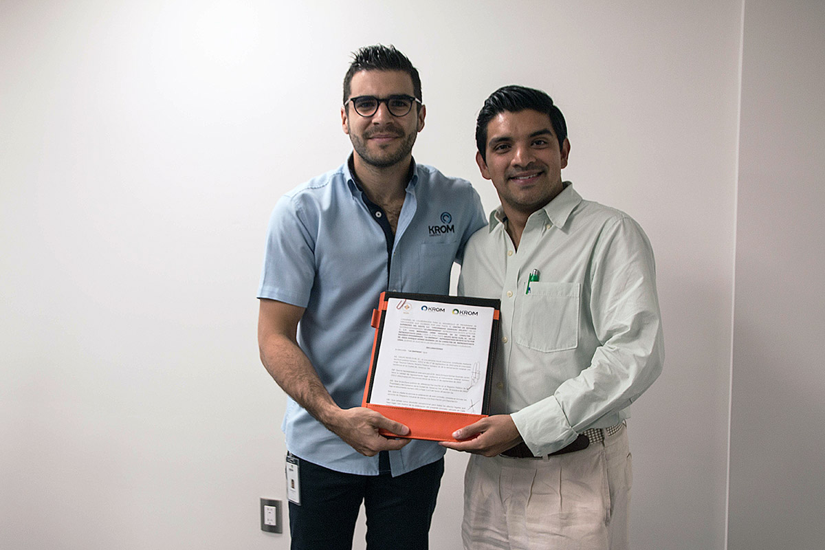 10 / 12 - Firma de convenio de colaboración con KROM