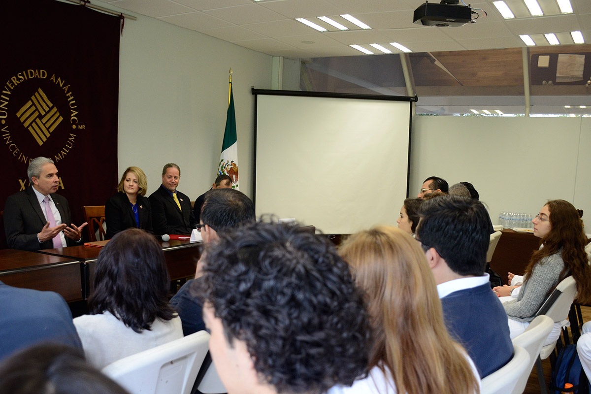 7 / 12 - La Escuela de Medicina de la UAX firma convenio sin precedentes en el país con la Universidad de Nebraska