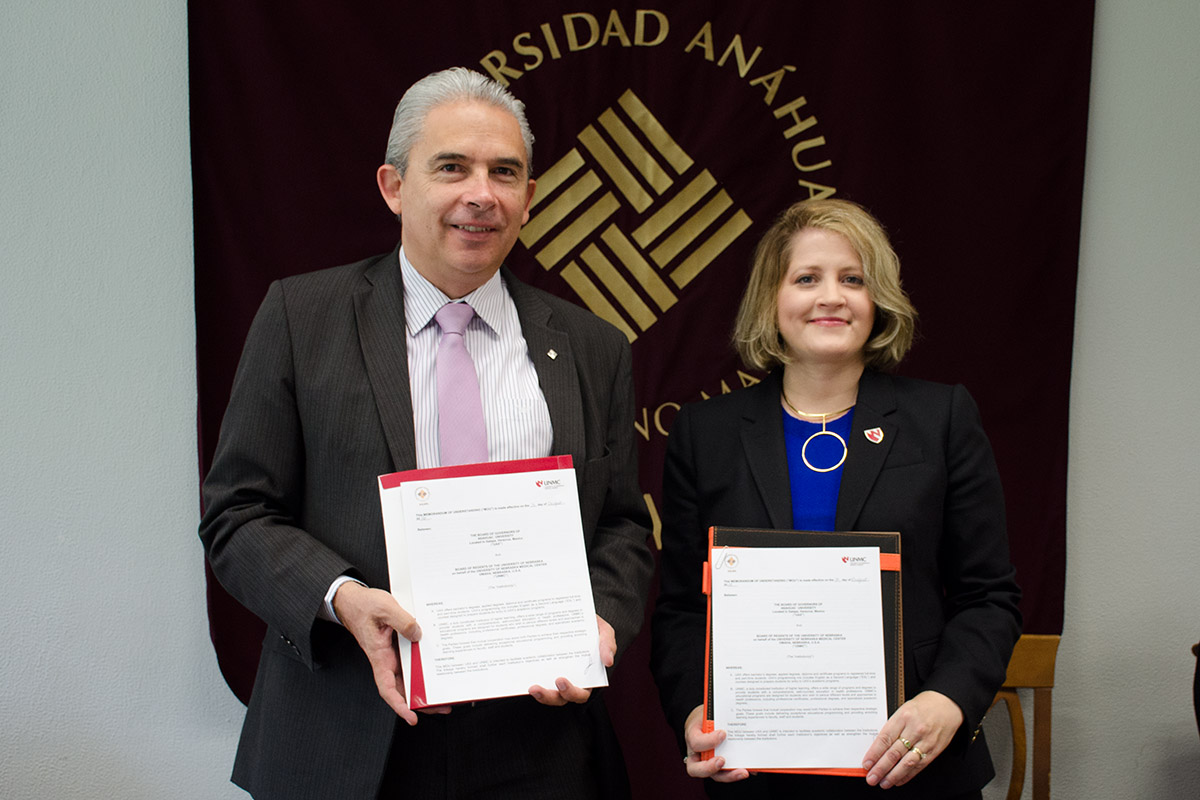 11 / 12 - La Escuela de Medicina de la UAX firma convenio sin precedentes en el país con la Universidad de Nebraska