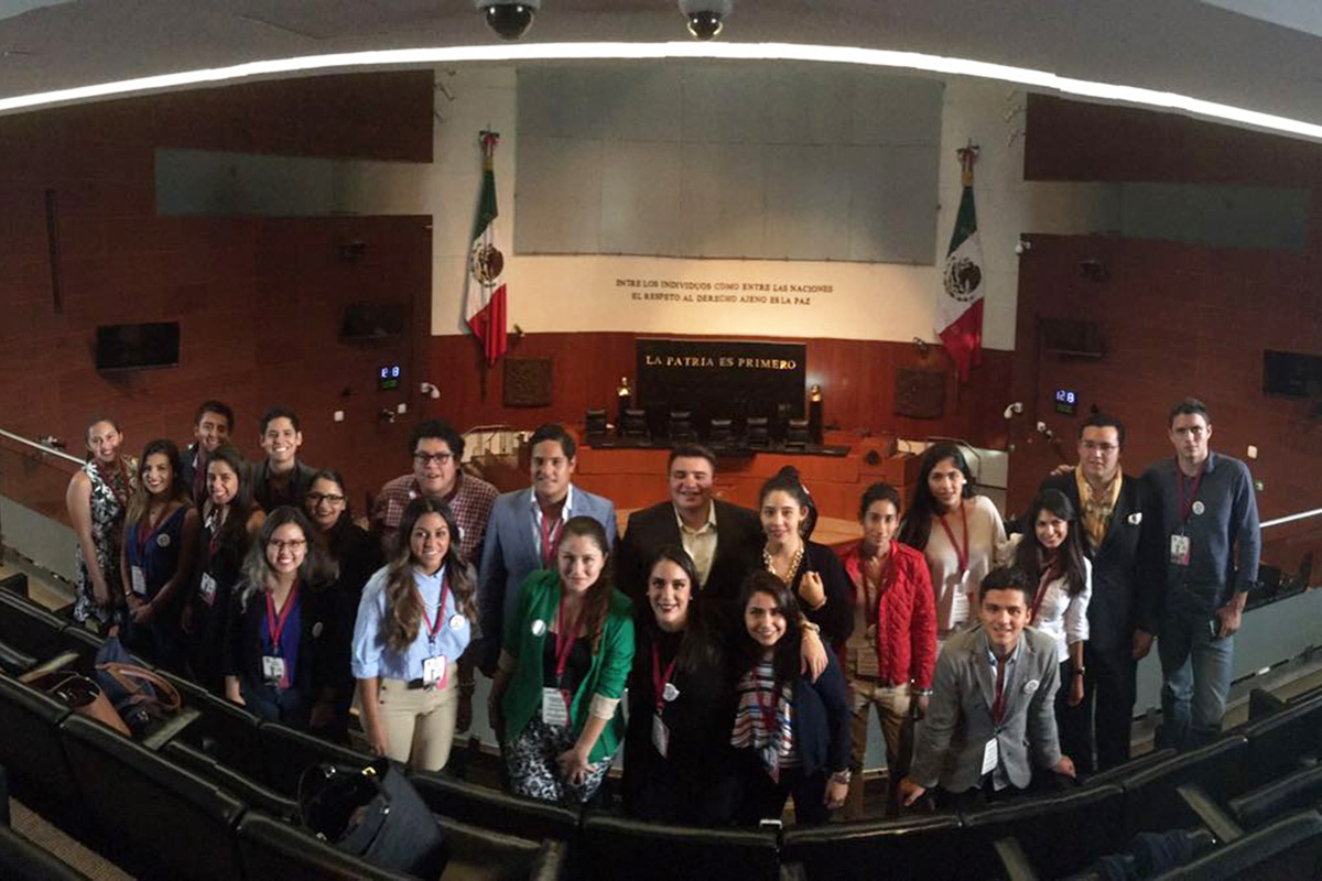 1 / 4 - Grupo Vértice visita Senado de la República y Teletón