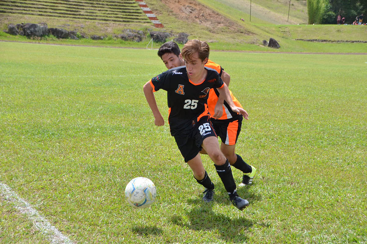 1 / 12 - Leones Soccer Varonil inician temporada CONADEIP con triunfo