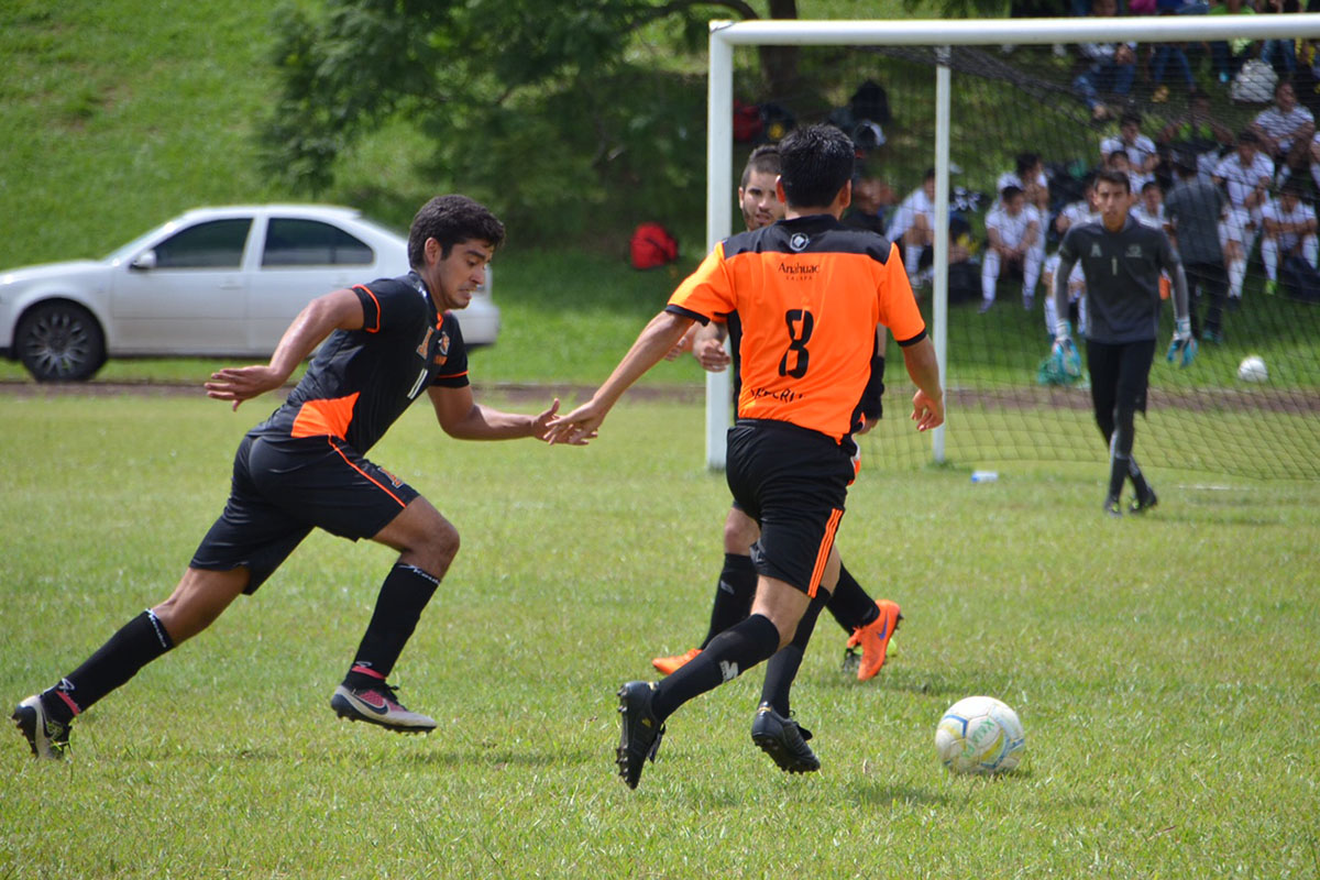 2 / 12 - Leones Soccer Varonil inician temporada CONADEIP con triunfo