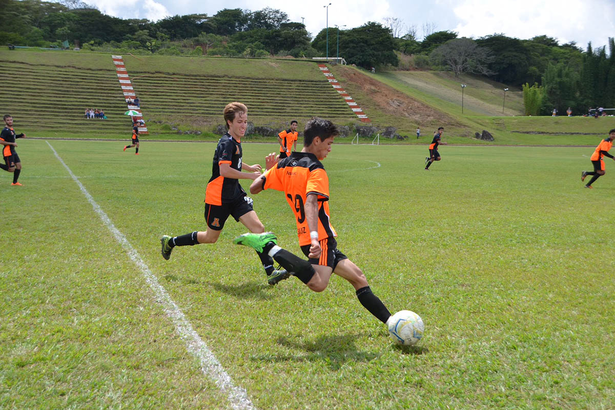 5 / 12 - Leones Soccer Varonil inician temporada CONADEIP con triunfo