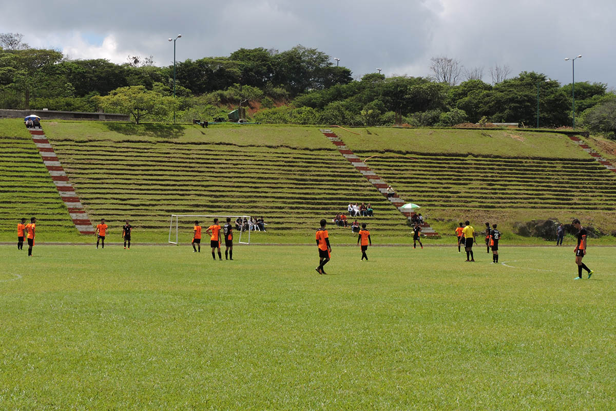 10 / 12 - Leones Soccer Varonil inician temporada CONADEIP con triunfo