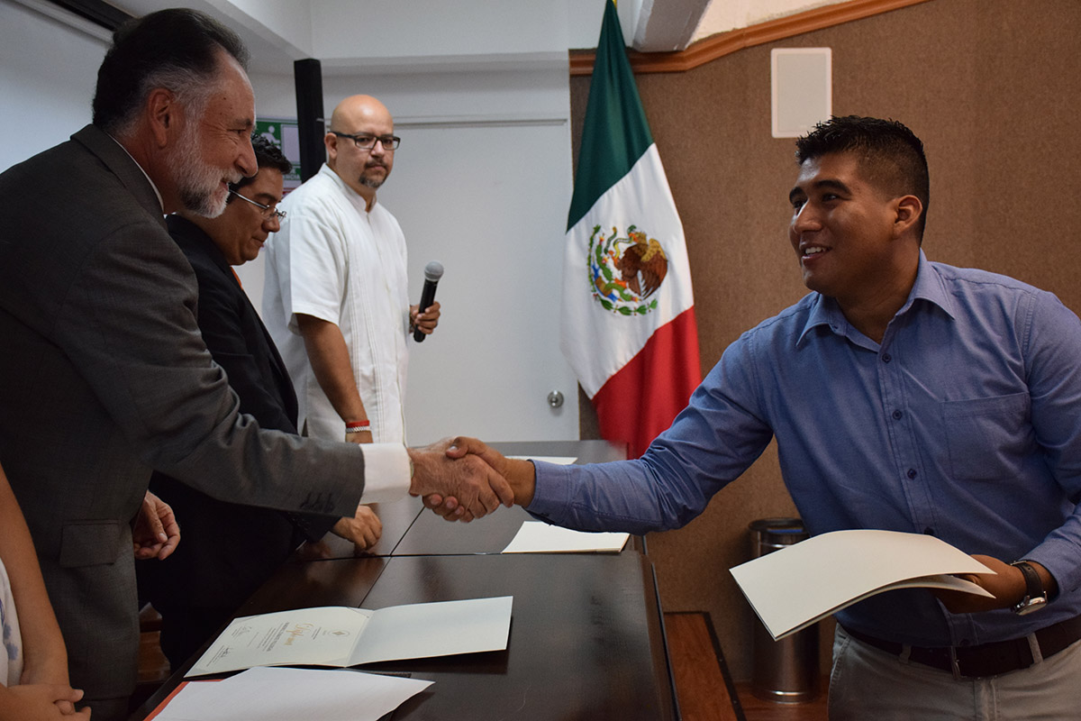 13 / 20 - Concluye el primer ciclo de Diplomados Anáhuac 2016