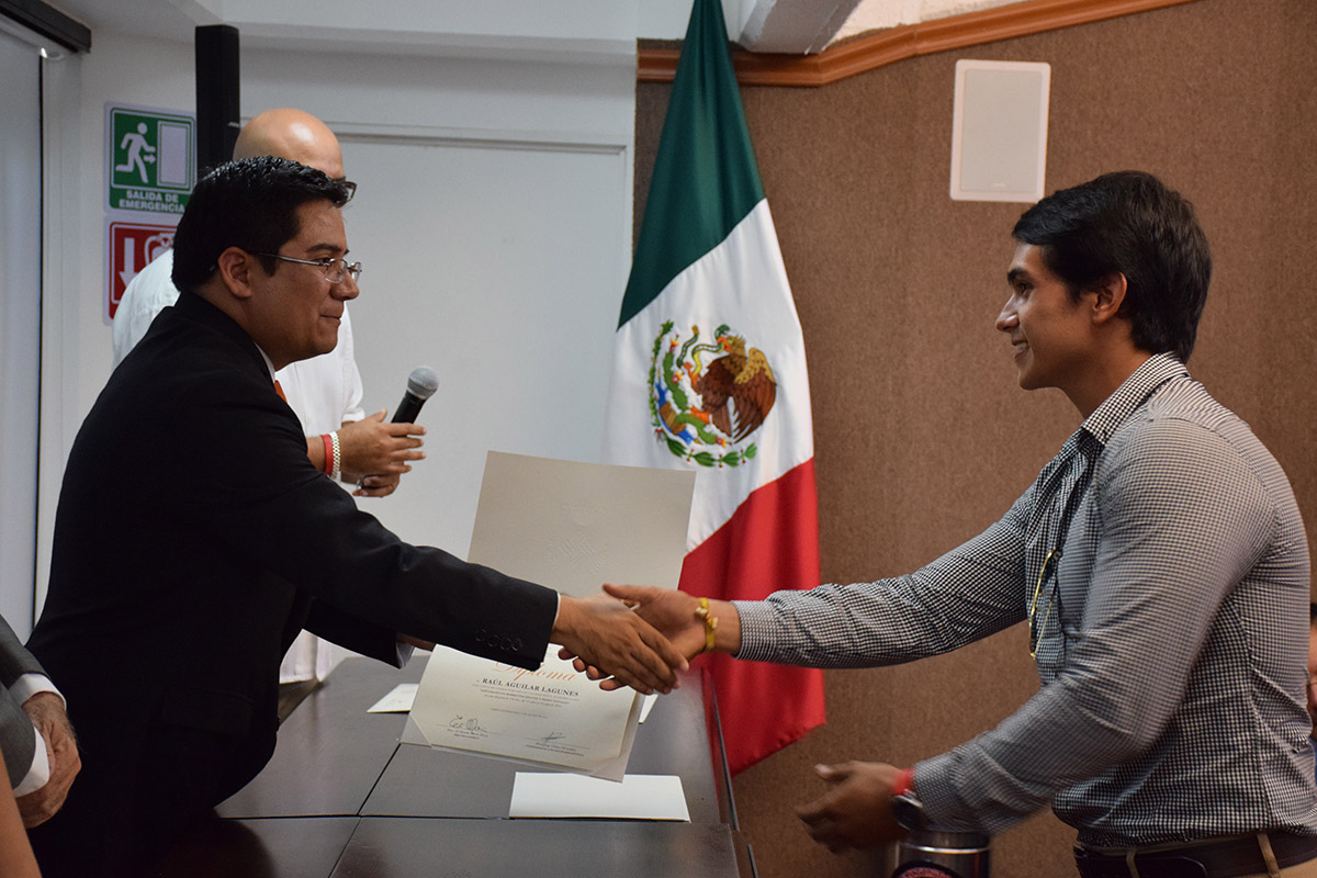 17 / 20 - Concluye el primer ciclo de Diplomados Anáhuac 2016