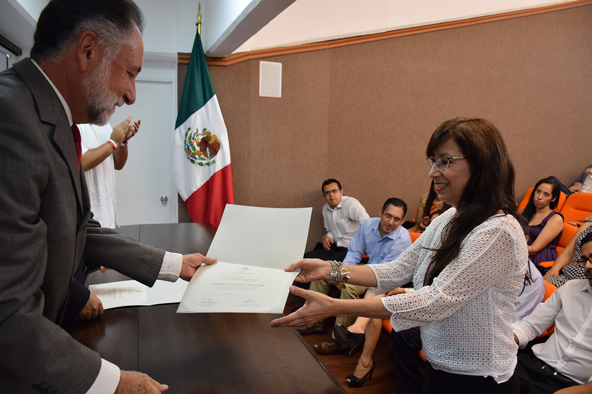 18 / 20 - Concluye el primer ciclo de Diplomados Anáhuac 2016