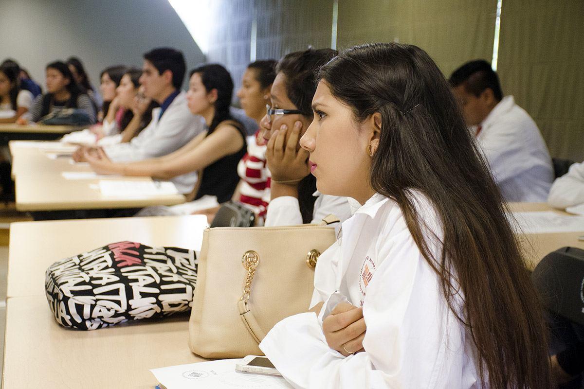 2 / 4 - Inicia el curso propedéutico para Médico Cirujano