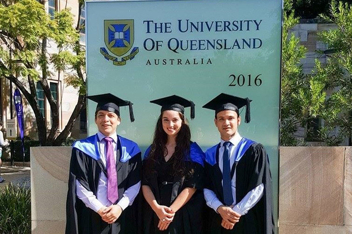 2 / 5 - Egresado de Negocios Internacionales se gradúa de la Universidad de Queensland, Australia