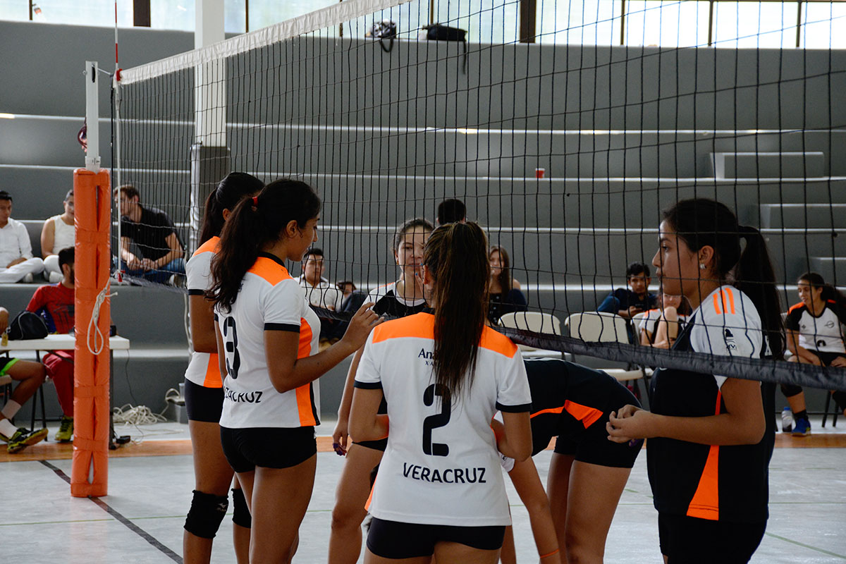 5 / 8 - Actividad de Voleibol Femenil y Basquetbol Varonil