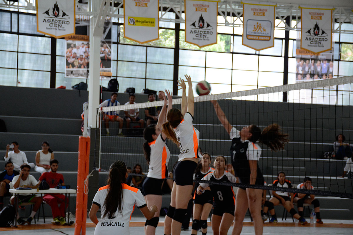 8 / 8 - Actividad de Voleibol Femenil y Basquetbol Varonil