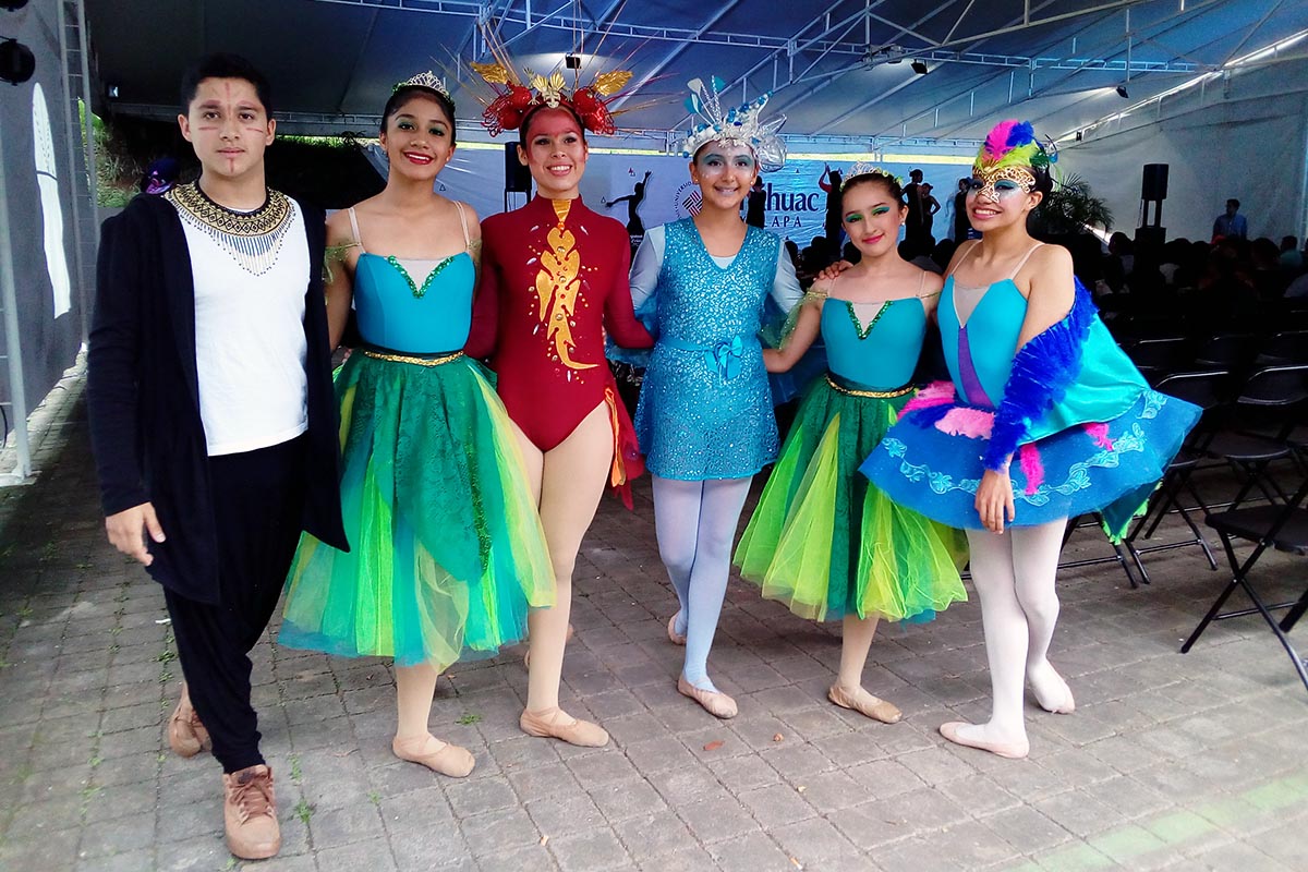 1 / 11 - El talento de los Jóvenes Veracruzanos de manifiesto en el 2° Encuentro de Danza Estudiantil Bailando con el Corazón