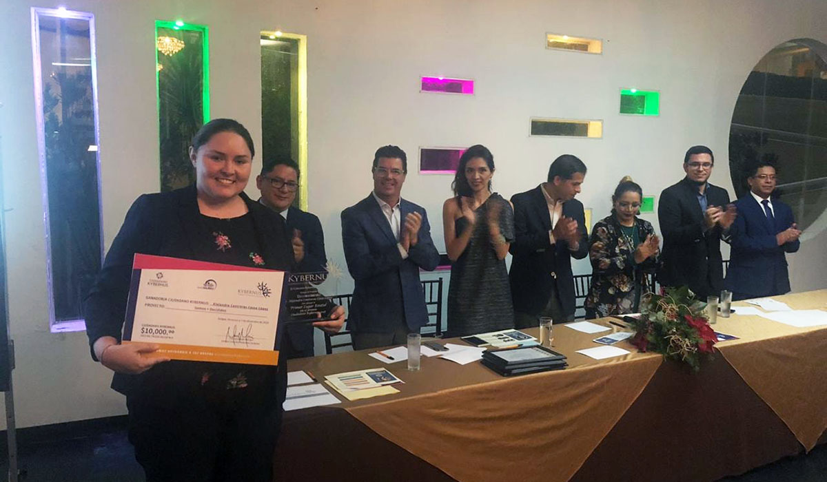 1 / 2 - La Universidad Anáhuac Xalapa presente en la entrega del Premio Ciudadano Kybernus Veracruz 2018