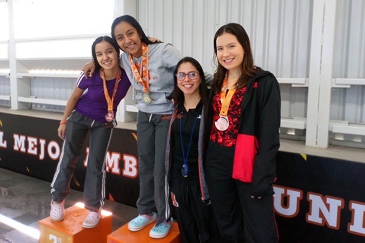 1 / 2 - Prepa Anáhuac Xalapa celebra Competencia de Natación