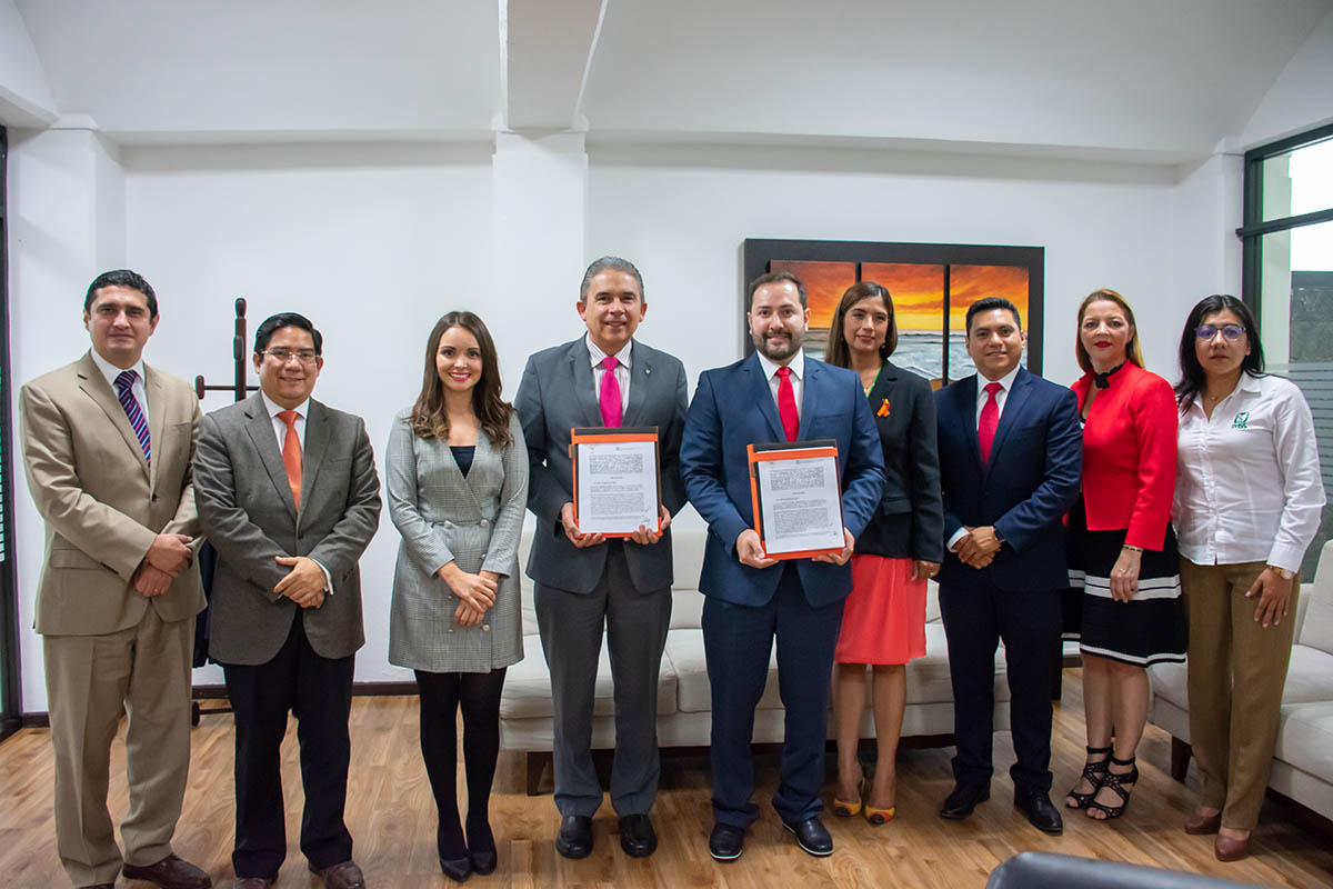 1 / 8 - Firma del convenio de colaboración.
