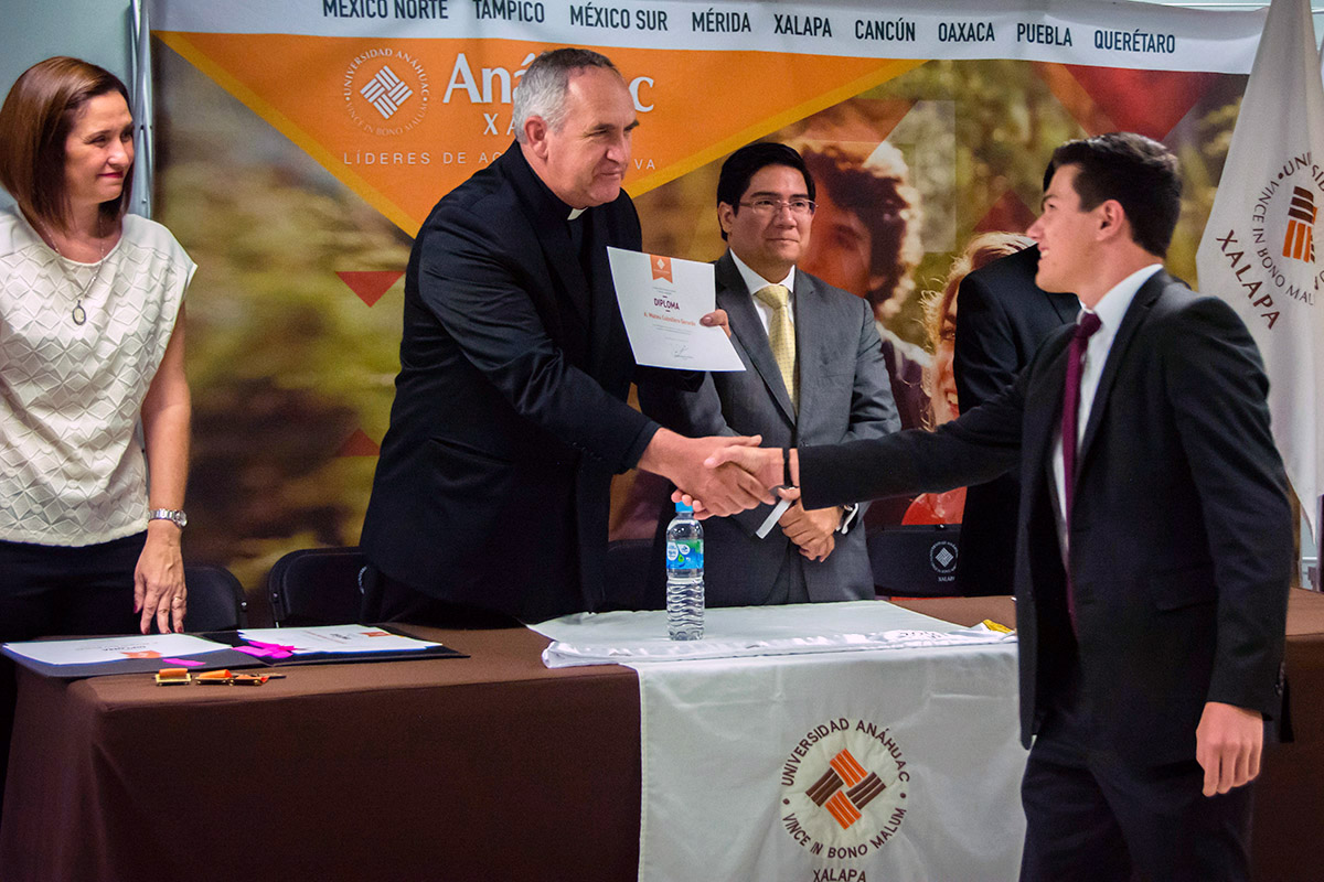 19 / 24 - Ceremonia de Fin de Cursos y Premiación anual del Bachillerato Anáhuac Xalapa