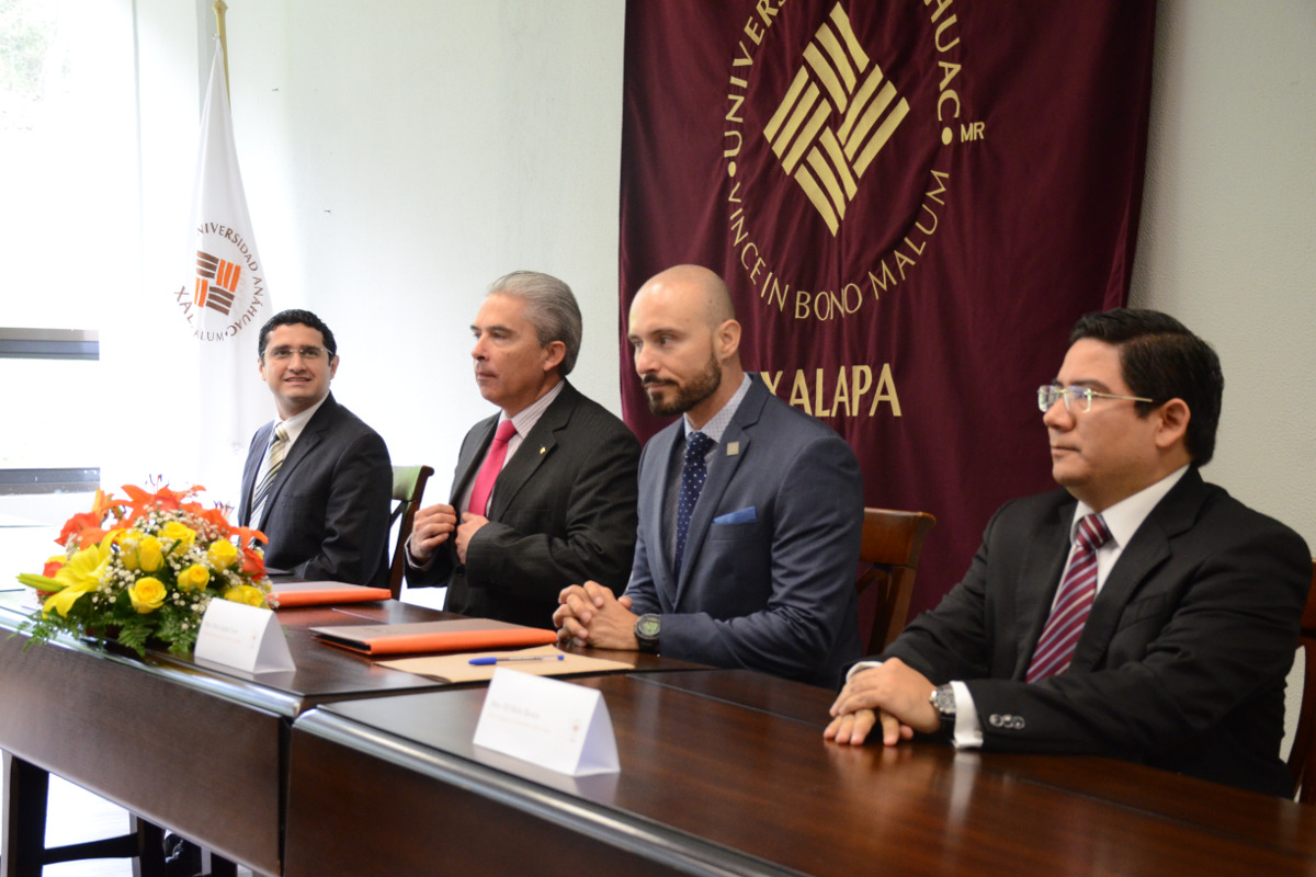 1 / 8 - Firma Universidad Anáhuac convenio de colaboración con el SAT