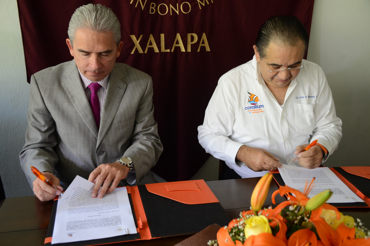 3 / 4 - Corallium y Anáhuac firman convenio en pro del Desarrollo Sustentable