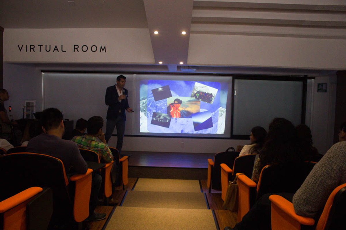 6 / 8 - El Director de Tommy Hilfiger México imparte conferencia en la UAX
