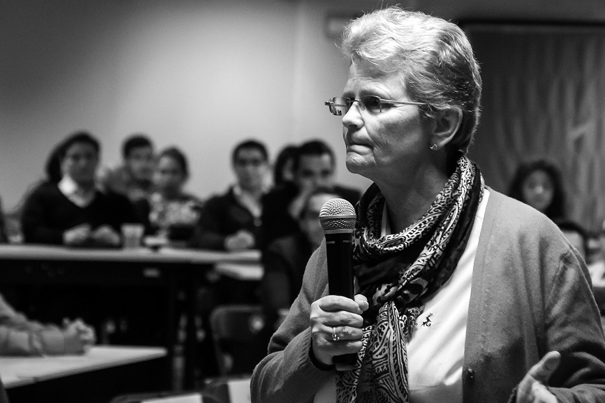 4 / 10 - La Mtra. Gisela Rubach imparte conferencia en la Anáhuac