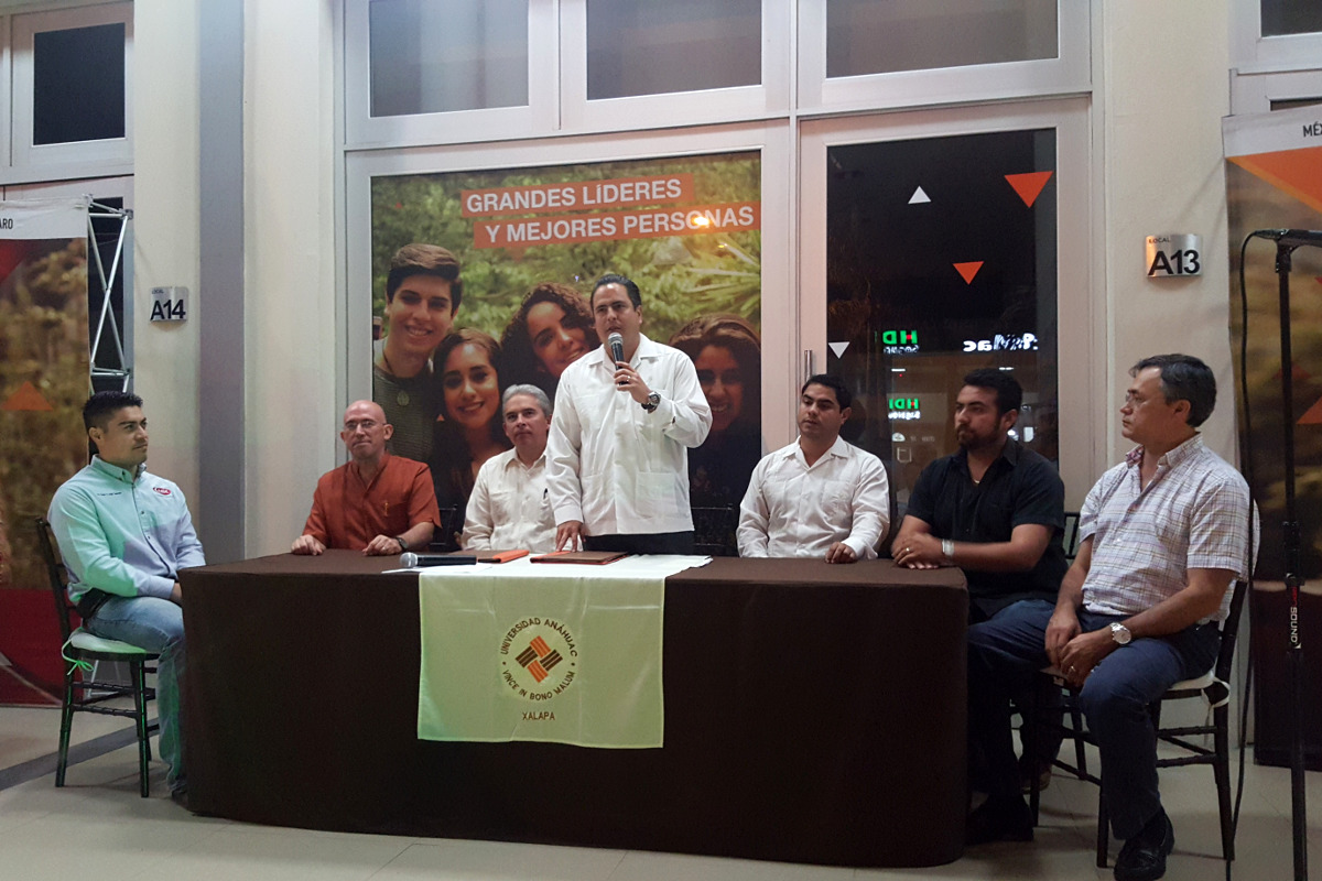 1 / 8 - Se inauguran oficinas de atención en Coatzacoalcos