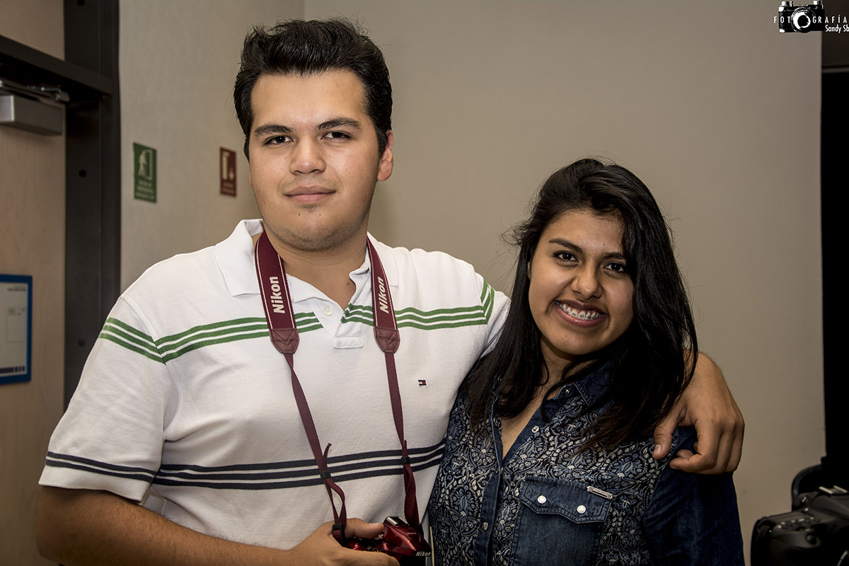 3 / 4 - Alumnos de Comunicación realizan rueda de prensa para Playa Limbo