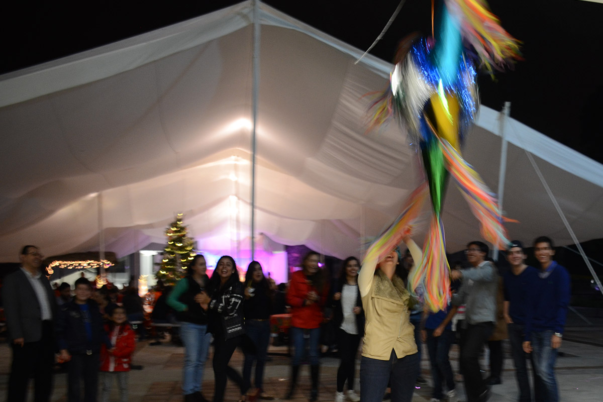 12 / 28 - La Comunidad Universitaria de la Anáhuac Xalapa celebra su Posada 2015
