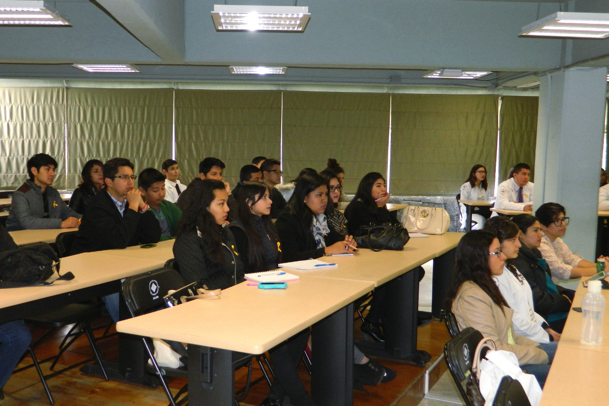 3 / 8 - Primer Simposio de Oncología Pediátrica en la Universidad Anáhuac Xalapa