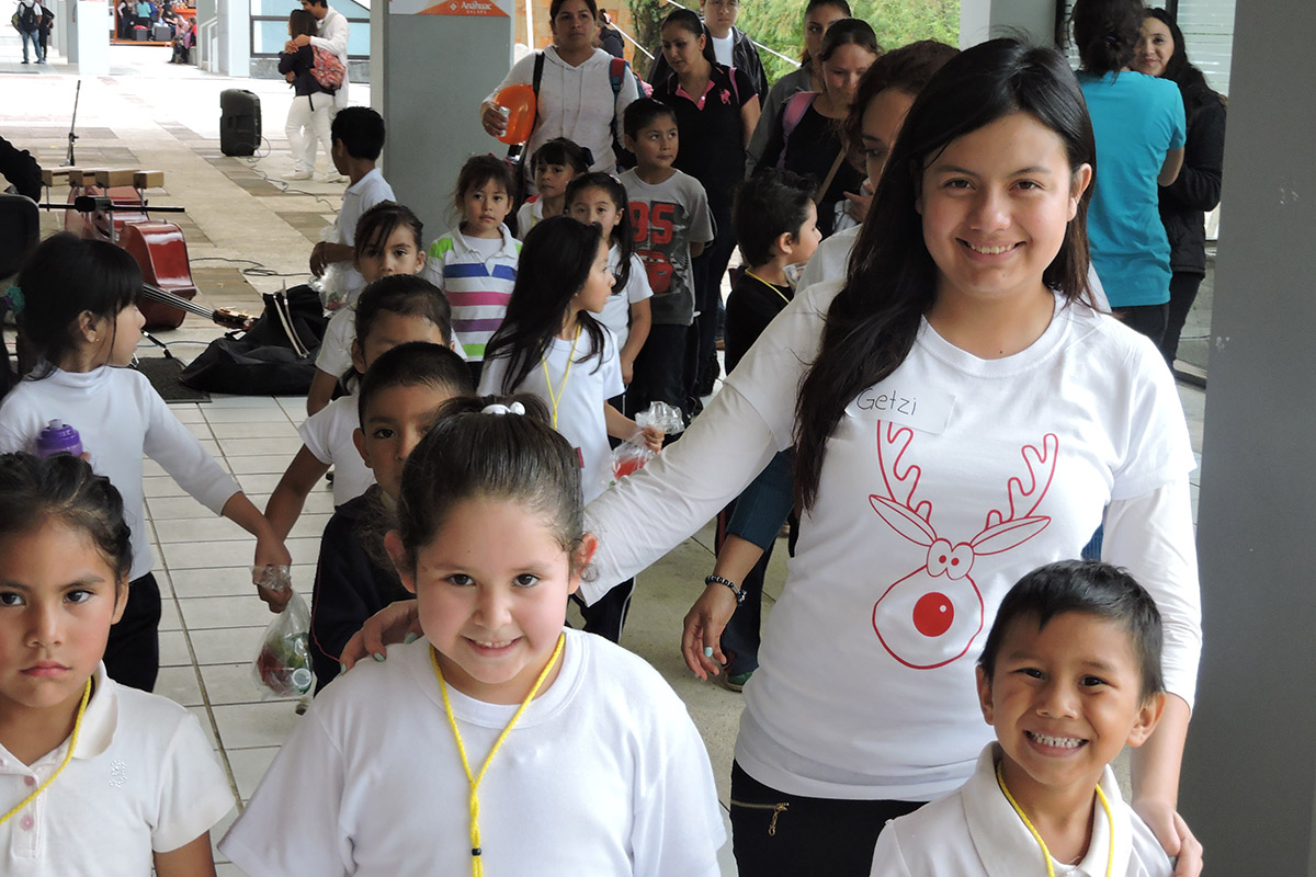 8 / 20 - Soñar Despierto organiza posada para más de 450 niños de escuelas de educación básica de Xalapa