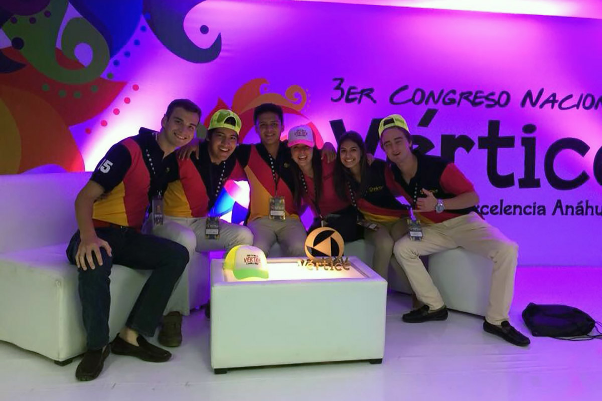 2 / 8 - Anáhuac Xalapa participa en el Tercer Congreso Nacional Vértice