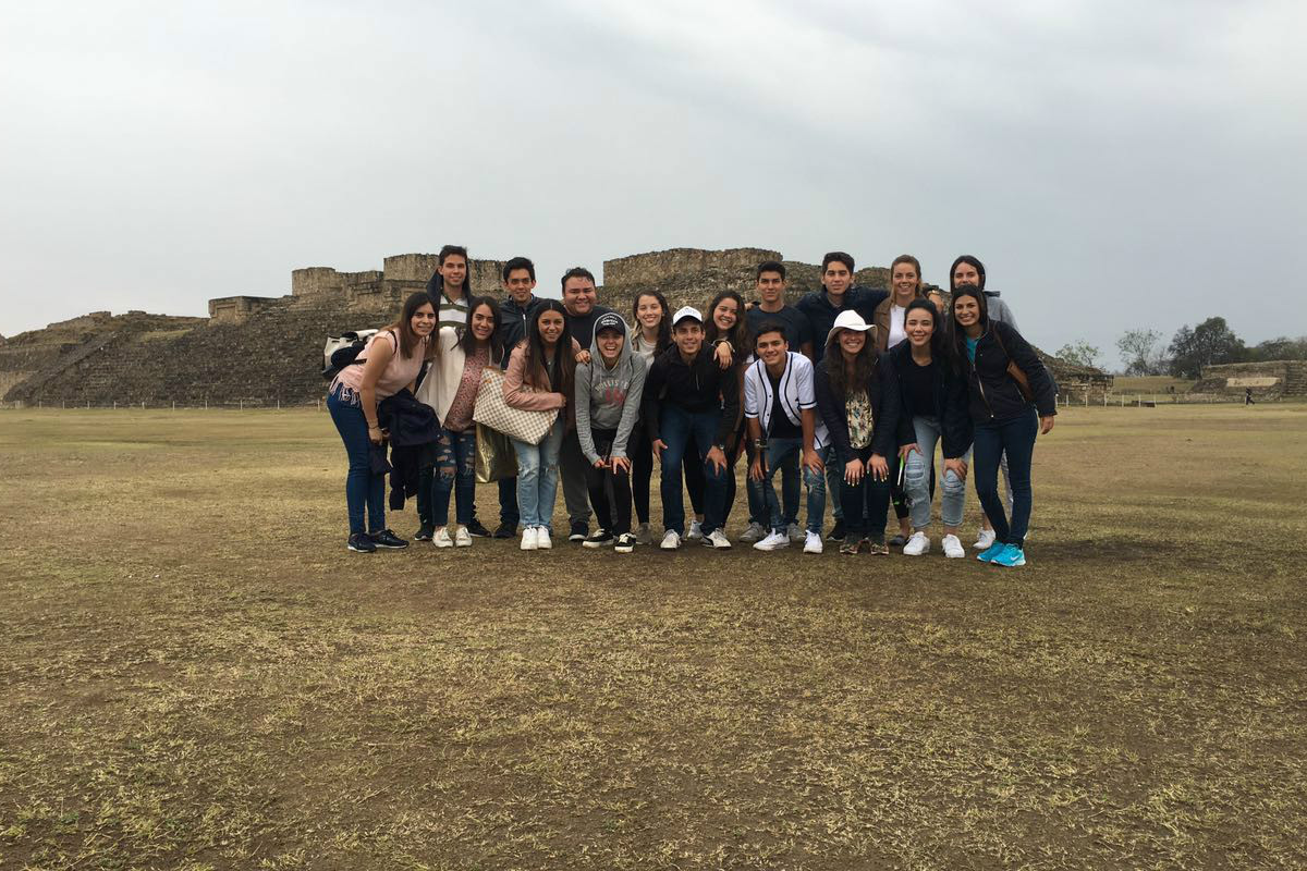 3 / 5 - Alumnos Vértice Xalapa asisten a Congreso Genes Anáhuac Oaxaca