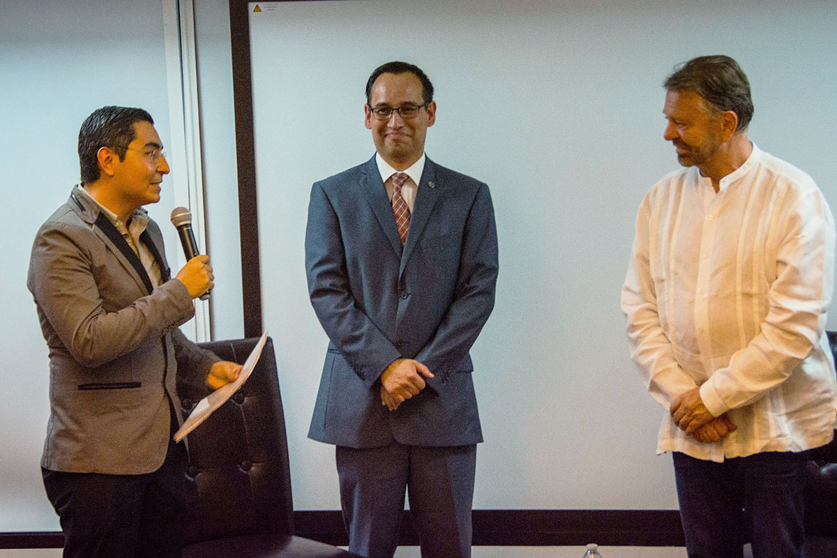 6 / 8 - Dr. Jorge Castañeda presenta libro en la Anáhuac Xalapa