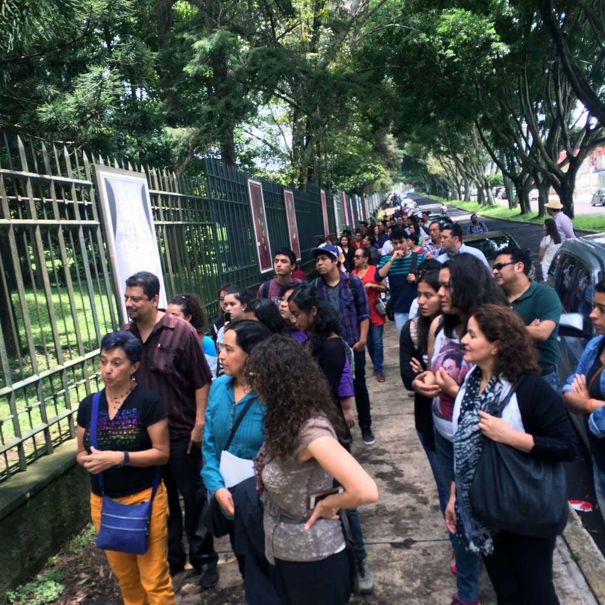 3 / 3 - Coordinador de la Escuela de Diseño Gráfico participa en Expo Colectiva de Carteles Sociales